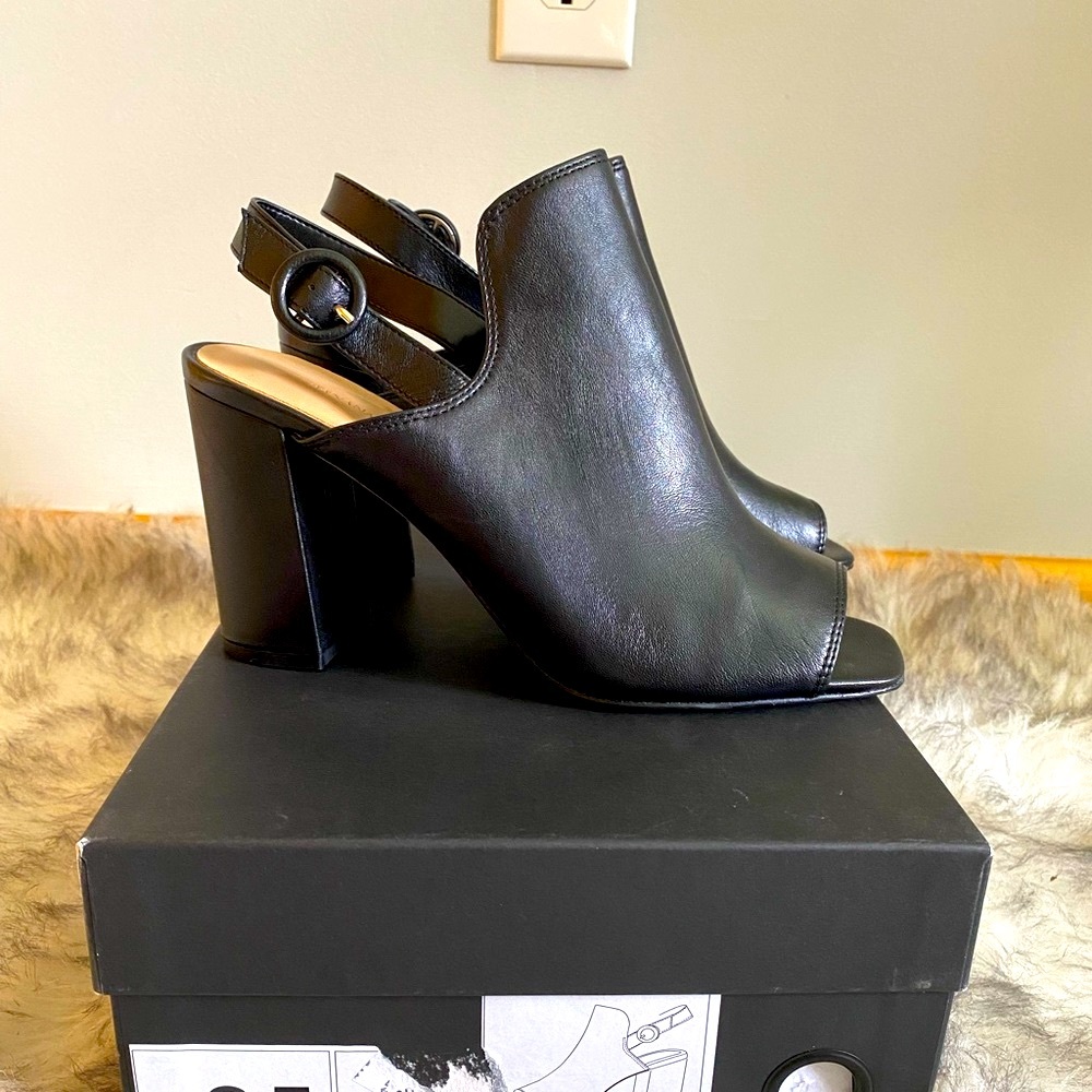 New banana republic peep toe leather boots